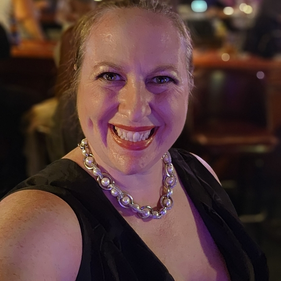 Meet your Posher, Shelli - Picture 8 of 8